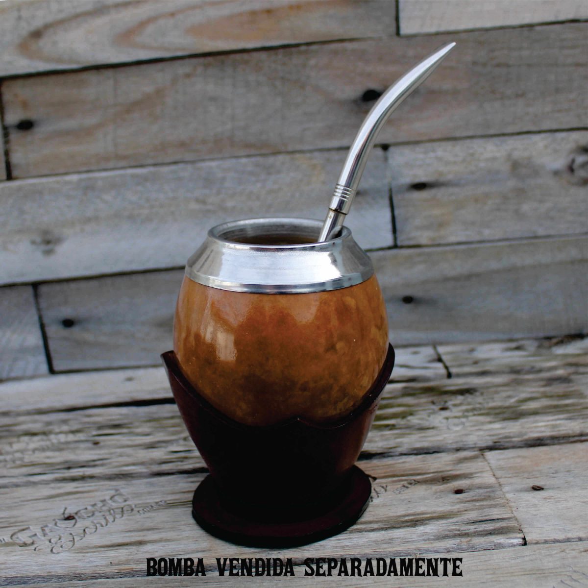 Coquinho Uruguaio para Chimarrão Suporte em Couro Personalizado Bocal em Metal Inox