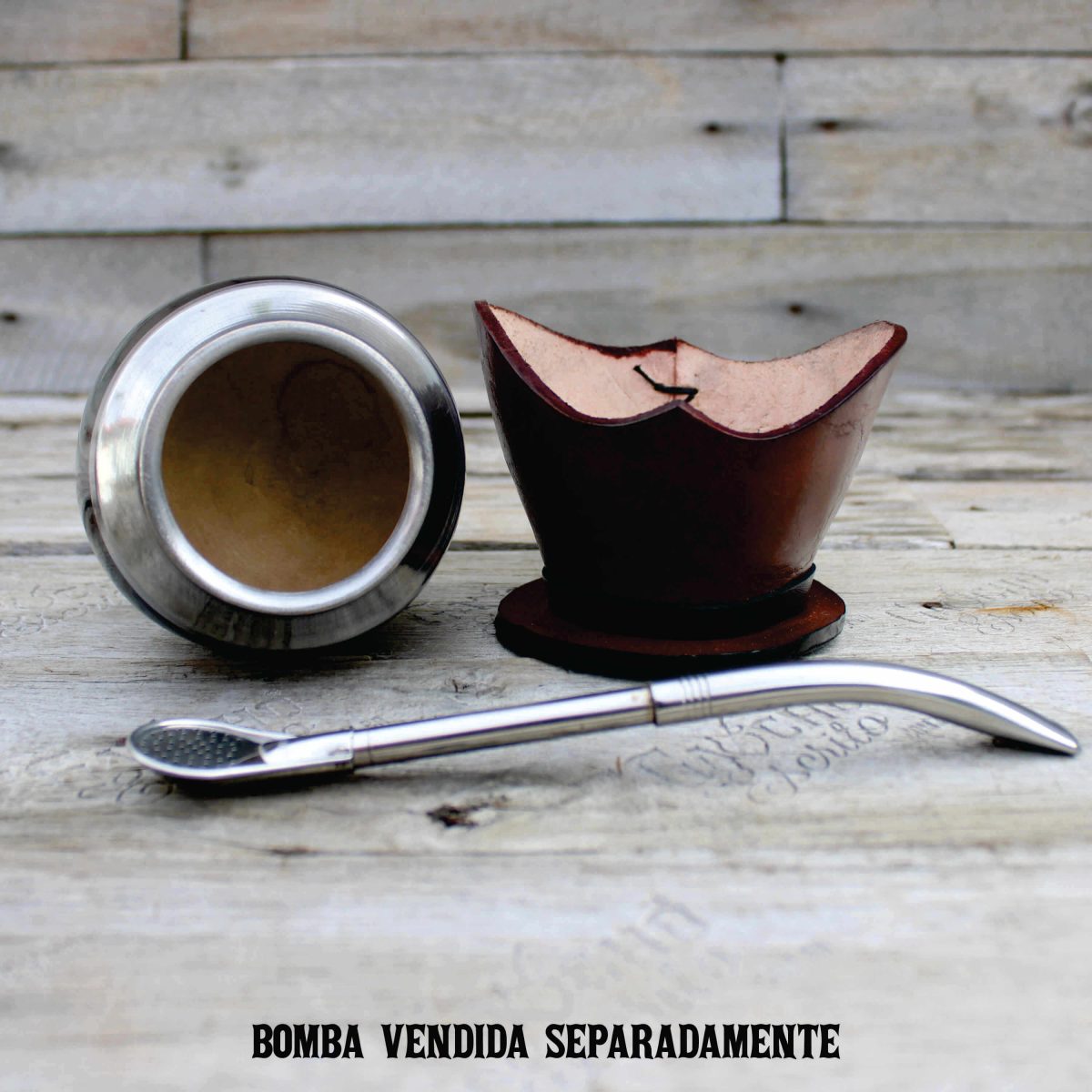 Coquinho Uruguaio para Chimarrão Suporte em Couro Personalizado Bocal em Metal Inox