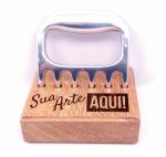 Garfo Garra de Urso em Alumínio Fundido com Base em Madeira