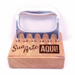 Garfo Garra de Urso em Alumínio Fundido com Base em Madeira