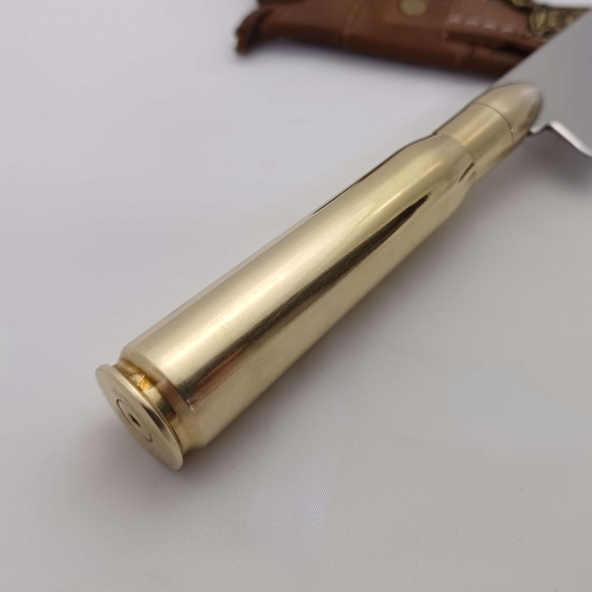 Faca Artesanal 8" Lâmina Inox 420 3 mm Cabo em Munição .50 Fuzil Militar
