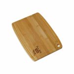 tábua de corte retangular em bambu com canaleta e furo personalizada a laser para churrasco e cozinha